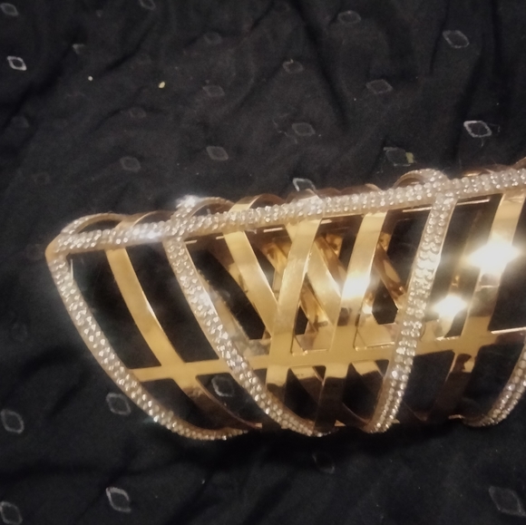 Wrist bracelet/bangle, gold and cubic zirconia design - Picture 4 of 7